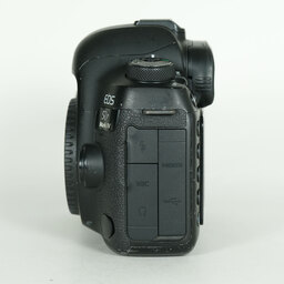 Canon EOS 5D Mark IV