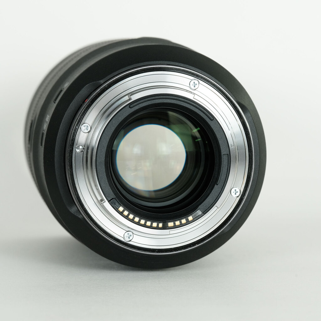 Canon RF135mm F1.8 L IS USM Canon RF135mm F1.8 L IS USM