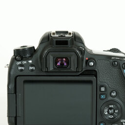 Canon EOS 9000D