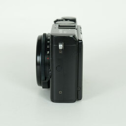 FUJIFILM X70 ブラック FUJIFILM X70 ブラック