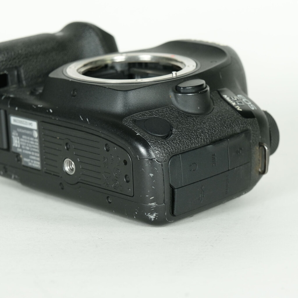 Canon EOS 5D Mark IV Canon EOS 5D Mark IV