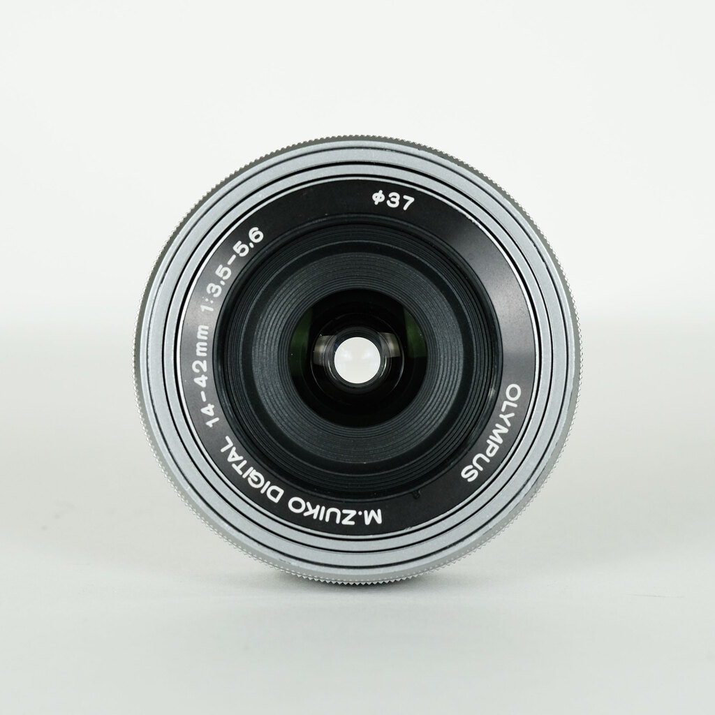 OLYMPUS M.ZUIKO DIGITAL ED 14-42mm F3.5-5.6 EZ シルバー