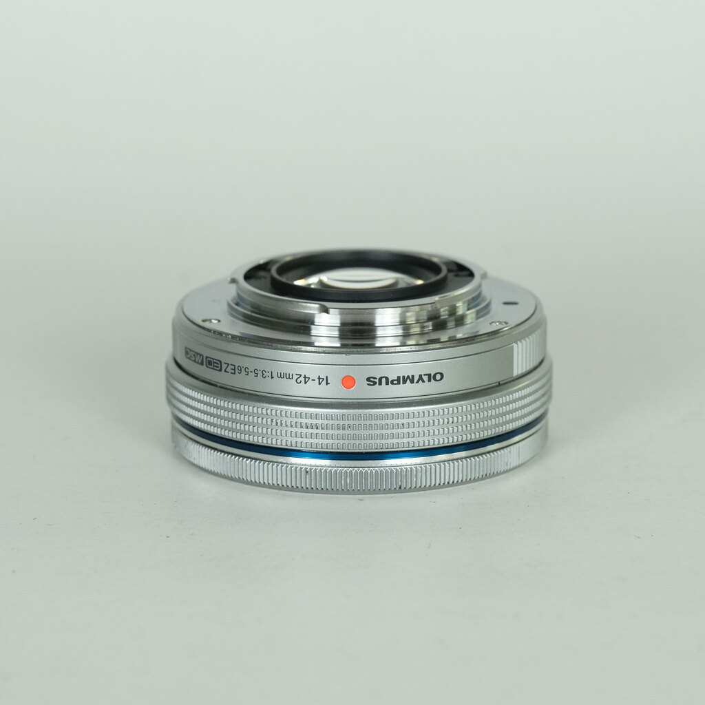 OLYMPUS M.ZUIKO DIGITAL ED 14-42mm F3.5-5.6 EZ シルバー OLYMPUS M.ZUIKO DIGITAL ED 14-42mm F3.5-5.6 EZ シルバー