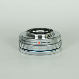 OLYMPUS M.ZUIKO DIGITAL ED 14-42mm F3.5-5.6 EZ シルバー OLYMPUS M.ZUIKO DIGITAL ED 14-42mm F3.5-5.6 EZ シルバー