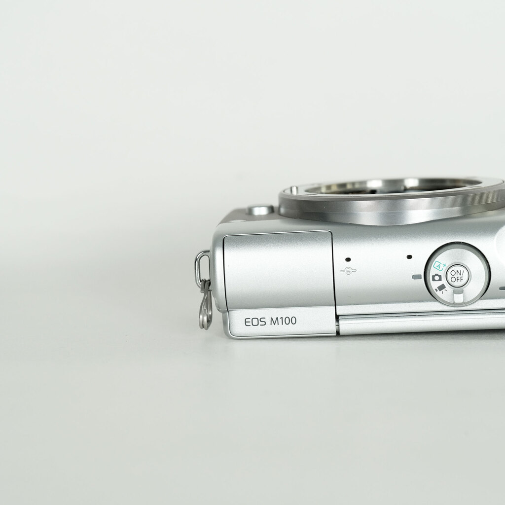 Canon EOS M100