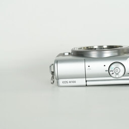 Canon EOS M100