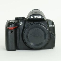 Nikon D3000 ボディ