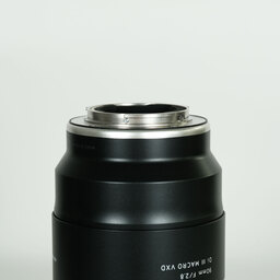 TAMRON 90mm F/2.8 Di III MACRO VXD [ソニーE用]