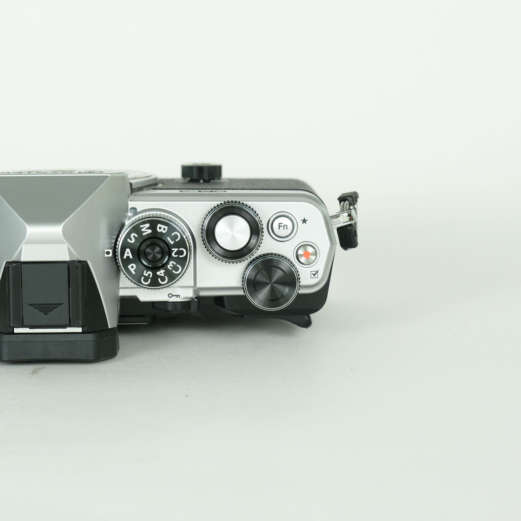 OM SYSTEM OM-3