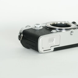 OLYMPUS PEN-F