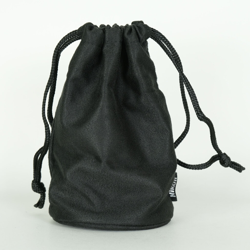 Nikon AF-S DX NIKKOR 18-200mm F3.5-5.6G ED VR II Nikon AF-S DX NIKKOR 18-200mm F3.5-5.6G ED VR II