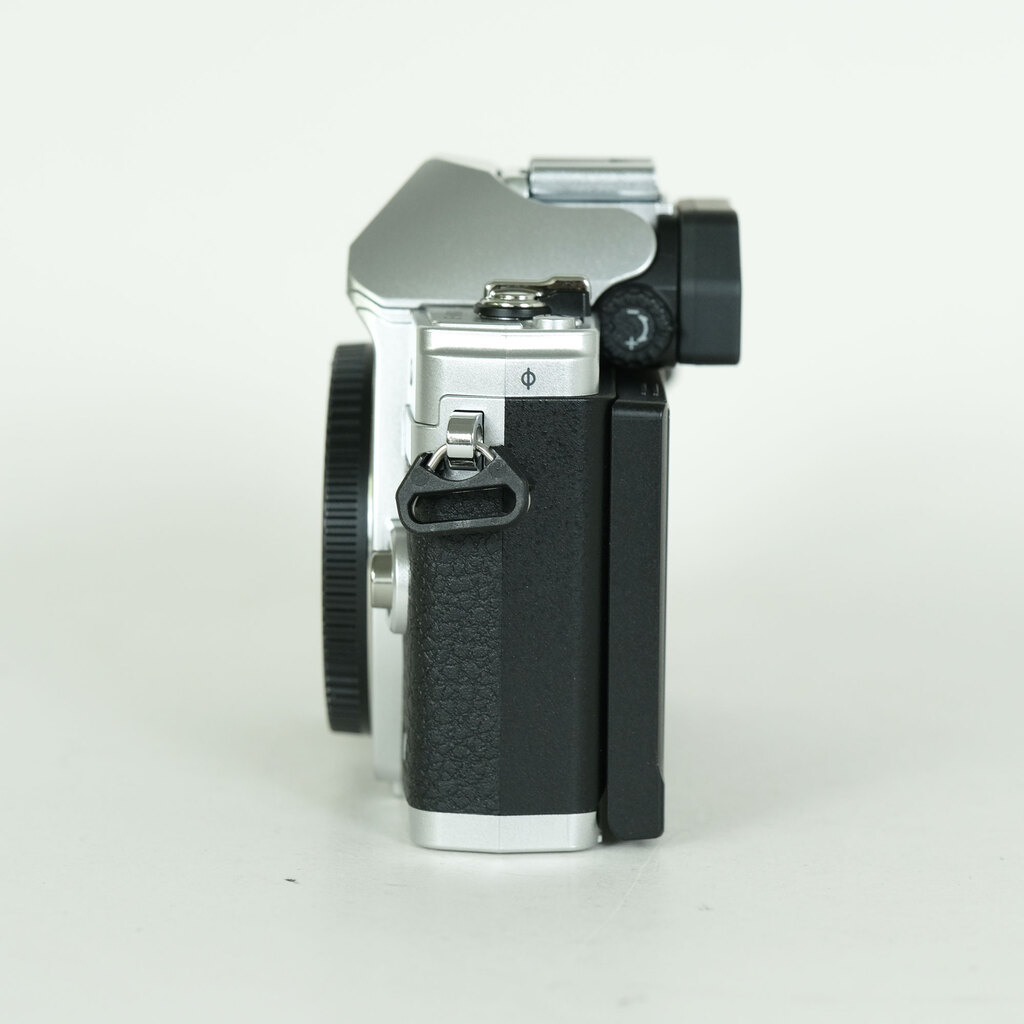 OLYMPUS OM-D E-M10 Mark IV OLYMPUS OM-D E-M10 Mark IV