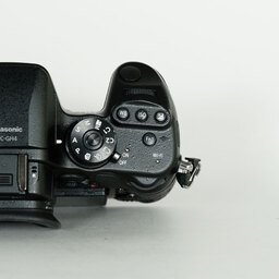 Panasonic LUMIX DMC-GH4