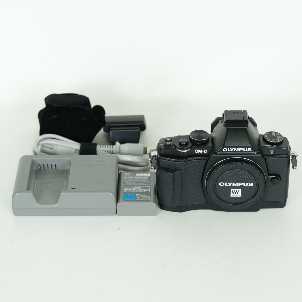 OLYMPUS OM-D E-M5 ボディ ブラック