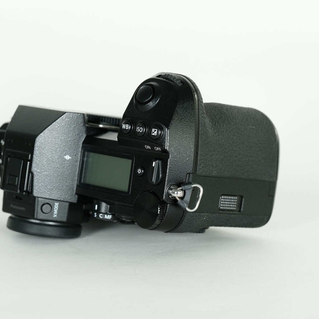 Panasonic LUMIX DC-S1