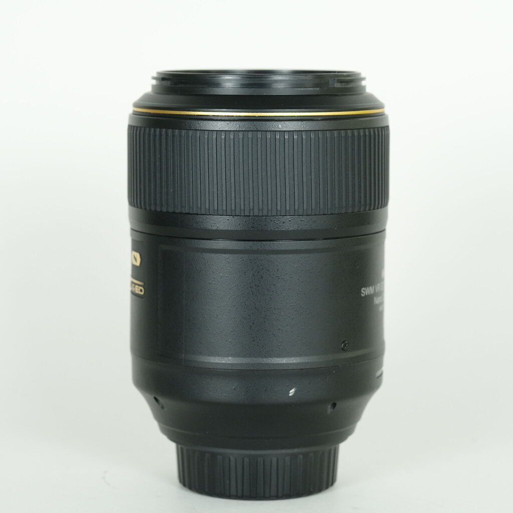 Nikon AF-S VR Micro-Nikkor 105mm f/2.8G IF-ED Nikon AF-S VR Micro-Nikkor 105mm f/2.8G IF-ED