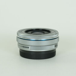 OLYMPUS M.ZUIKO DIGITAL ED 14-42mm F3.5-5.6 EZ シルバー