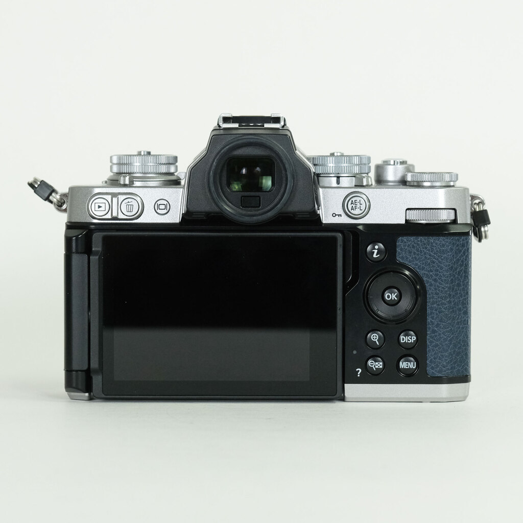 Nikon Z fc ボディ シルバー プレミアムエクステリア張替済み