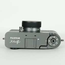 FUJIFILM X half X-HF1