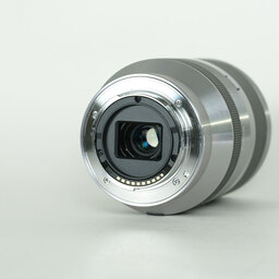 SONY E18-200mm F3.5-6.3 OSS SEL18200