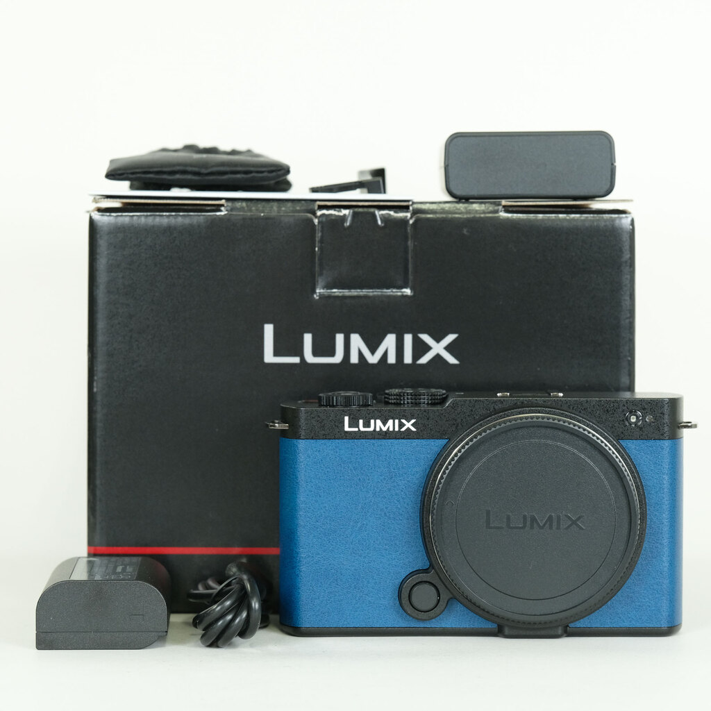 Panasonic LUMIX DC-S9