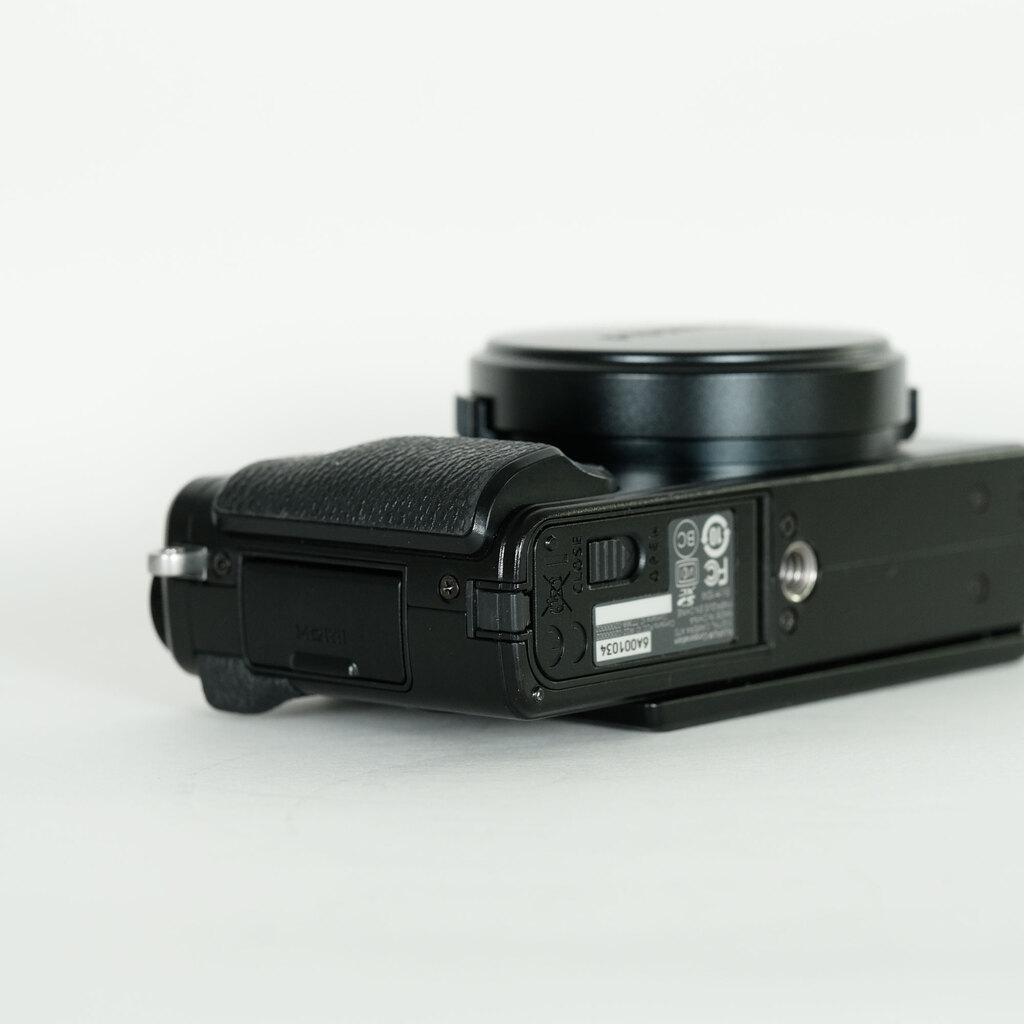 FUJIFILM X70 ブラックの出品 | ONE SCENE（ワンシーン）