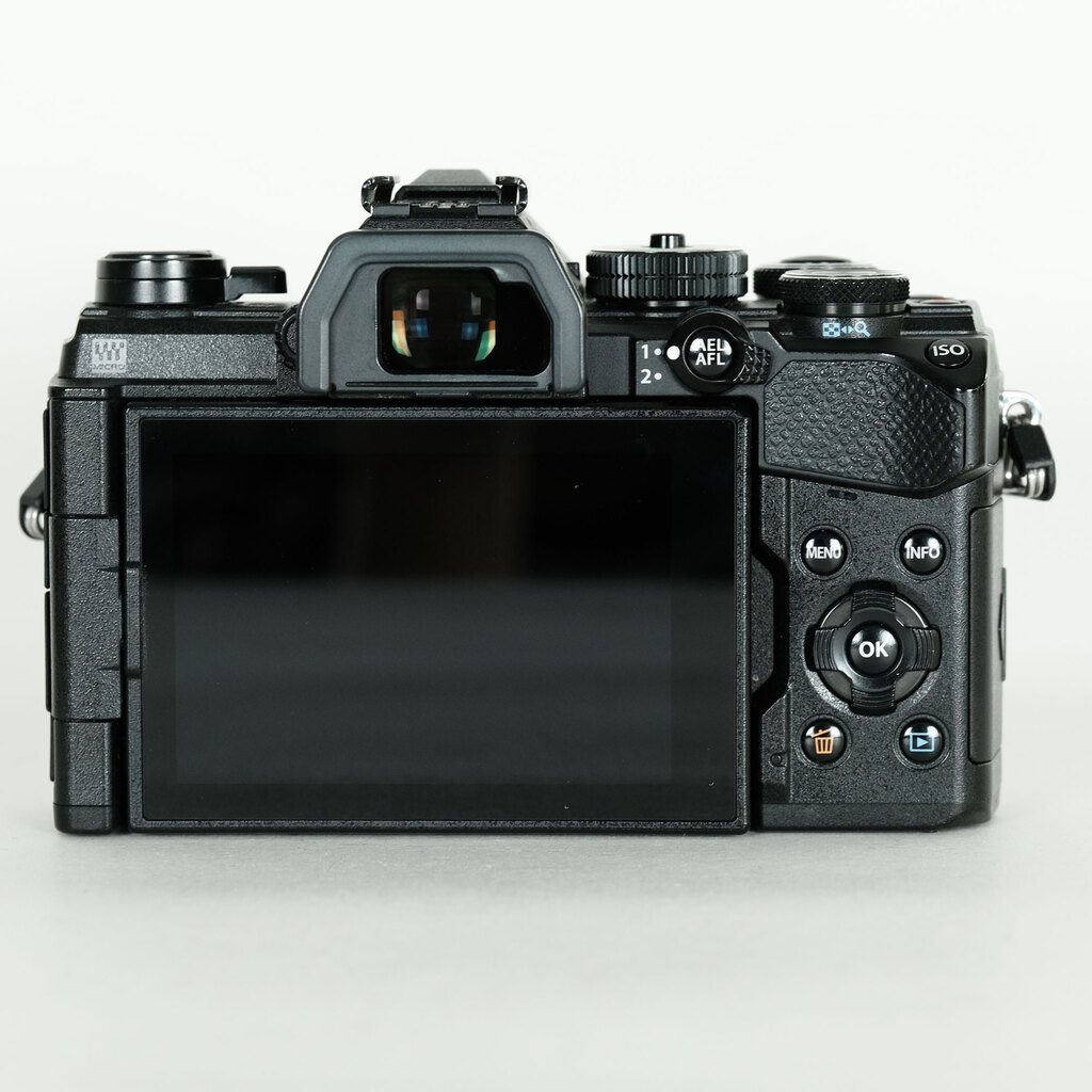 OLYMPUS OM-D E-M5 Mark III