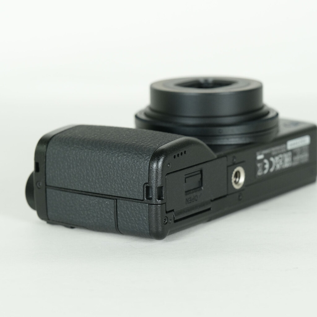 RICOH GR IV