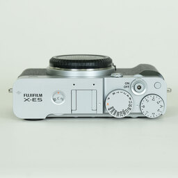 FUJIFILM X-E5