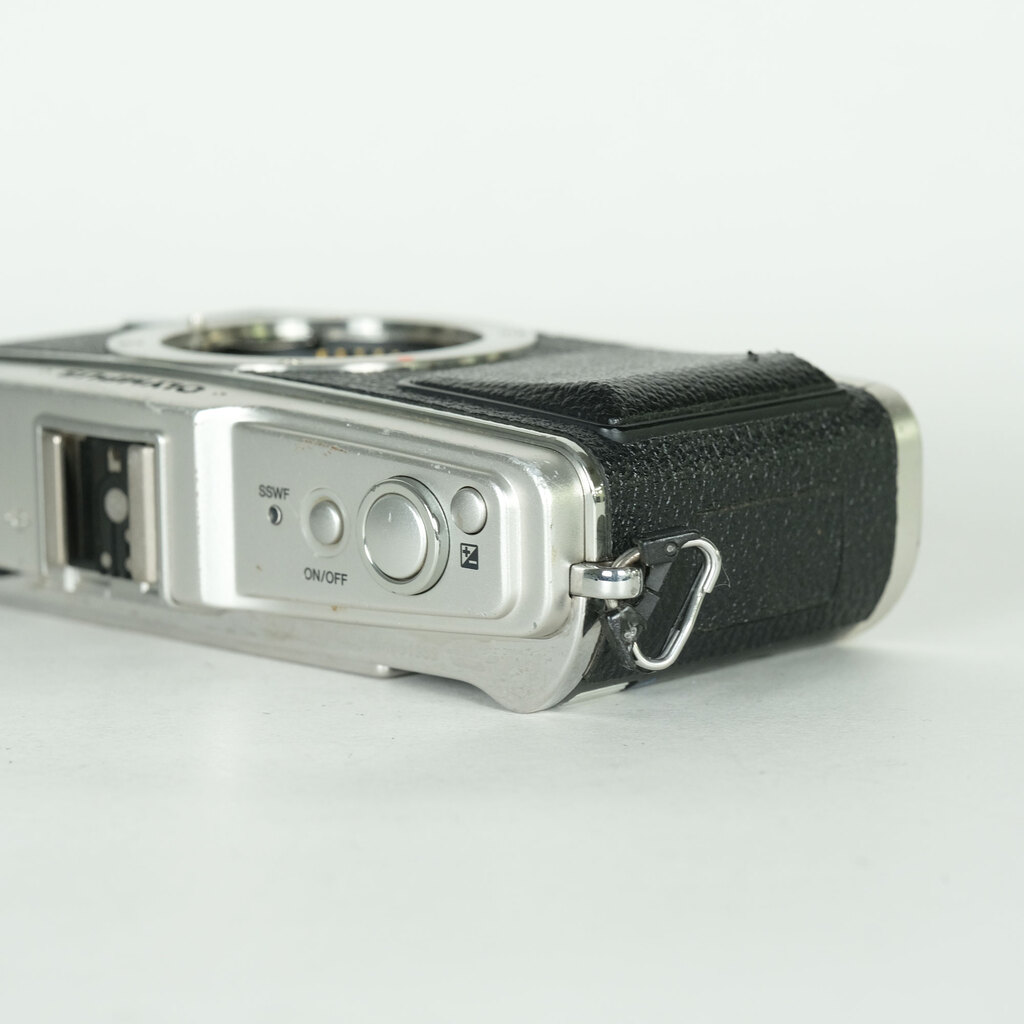 OLYMPUS PEN E-P1 ボディ シルバー