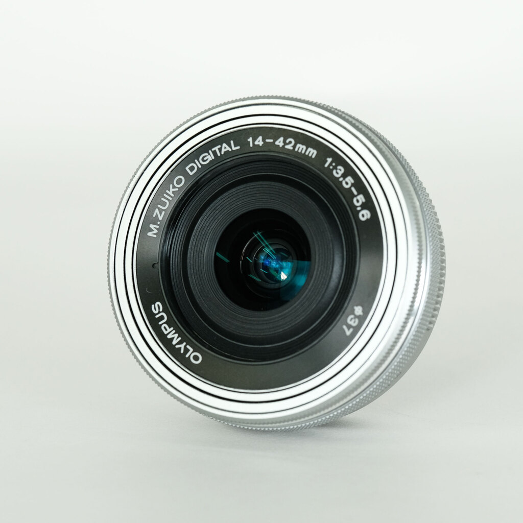 OLYMPUS M.ZUIKO DIGITAL ED 14-42mm F3.5-5.6 EZ シルバー OLYMPUS M.ZUIKO DIGITAL ED 14-42mm F3.5-5.6 EZ シルバー