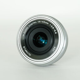 OLYMPUS M.ZUIKO DIGITAL ED 14-42mm F3.5-5.6 EZ シルバー OLYMPUS M.ZUIKO DIGITAL ED 14-42mm F3.5-5.6 EZ シルバー