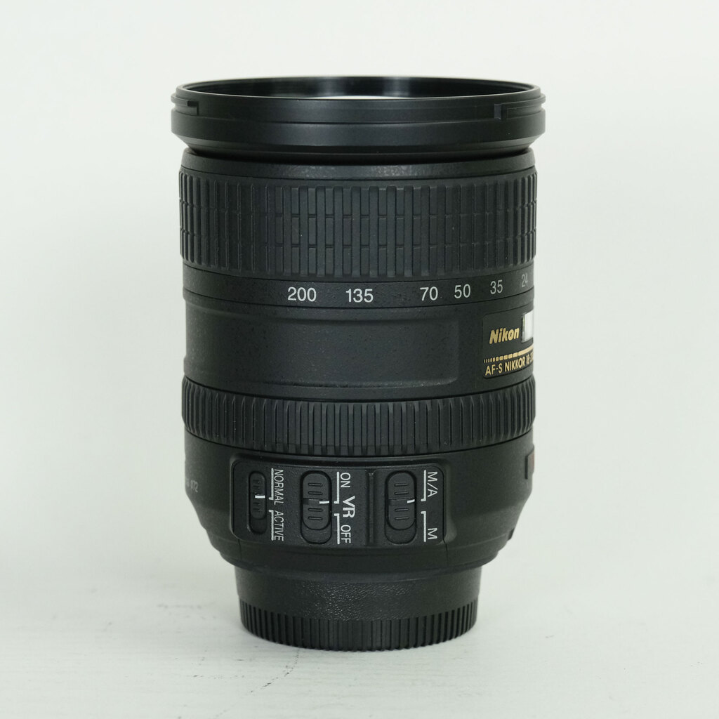 Nikon AF-S DX VR Zoom-Nikkor 18-200mm F3.5-5.6G IF-ED