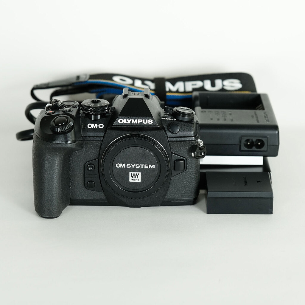 OLYMPUS OM-D E-M1 Mark II