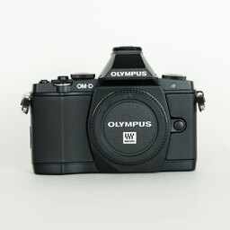 OLYMPUS OM-D E-M5 ボディ ブラック