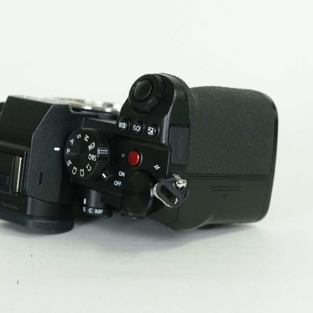 Panasonic LUMIX DC-S5 Panasonic LUMIX DC-S5