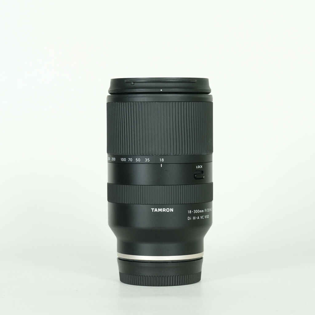 18-300mm F/3.5-6.3 Di III-A VC VXD (Model B061) [ソニーE用] 中古