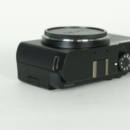 Panasonic LUMIX DC-S9