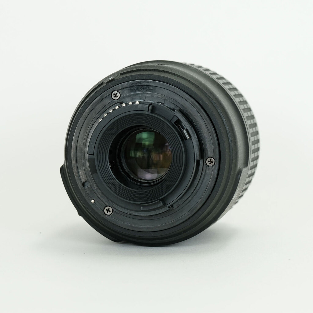 Nikon AF-S DX NIKKOR 18-55mm F3.5-5.6 G VR Nikon AF-S DX NIKKOR 18-55mm F3.5-5.6 G VR