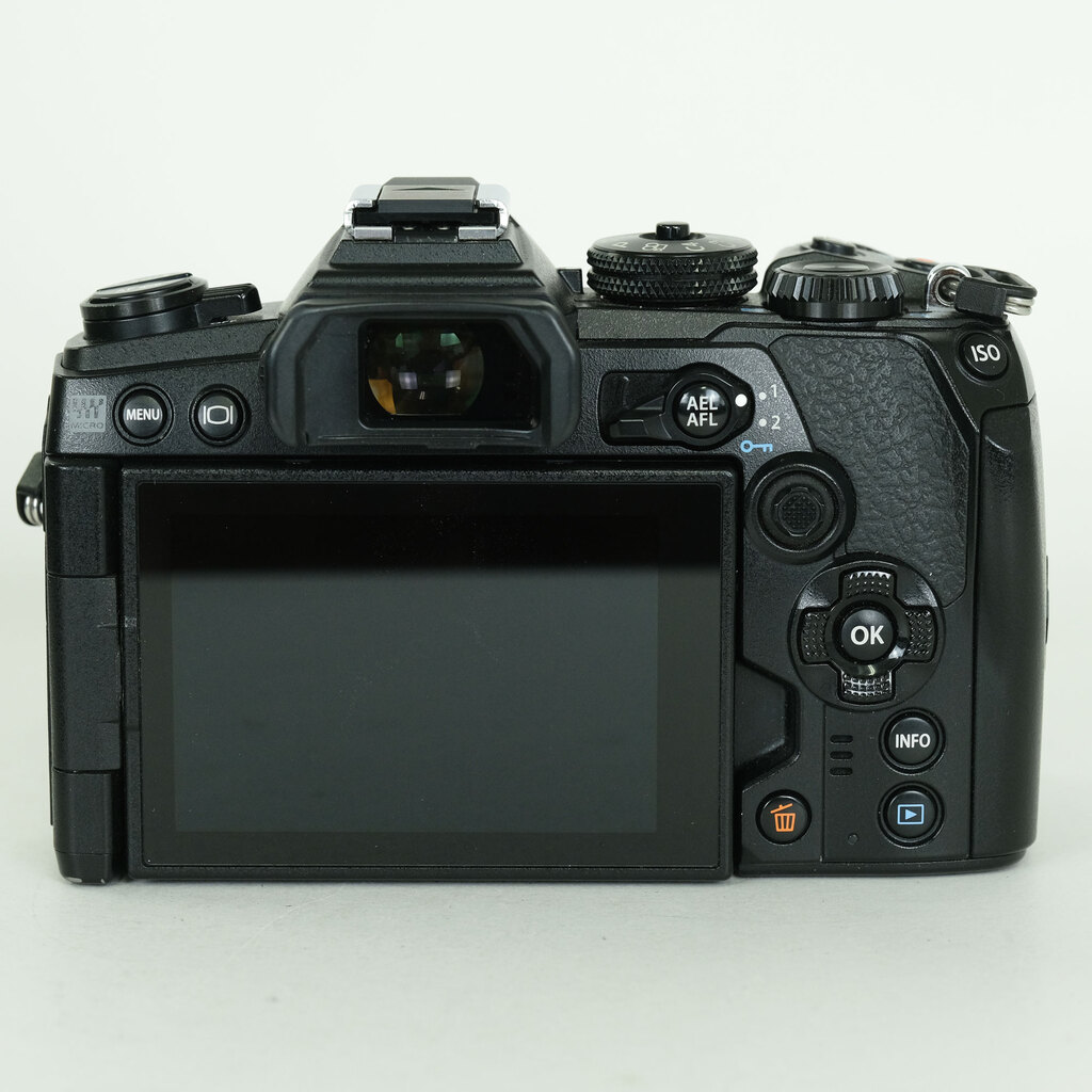 OLYMPUS OM-D E-M1 Mark III