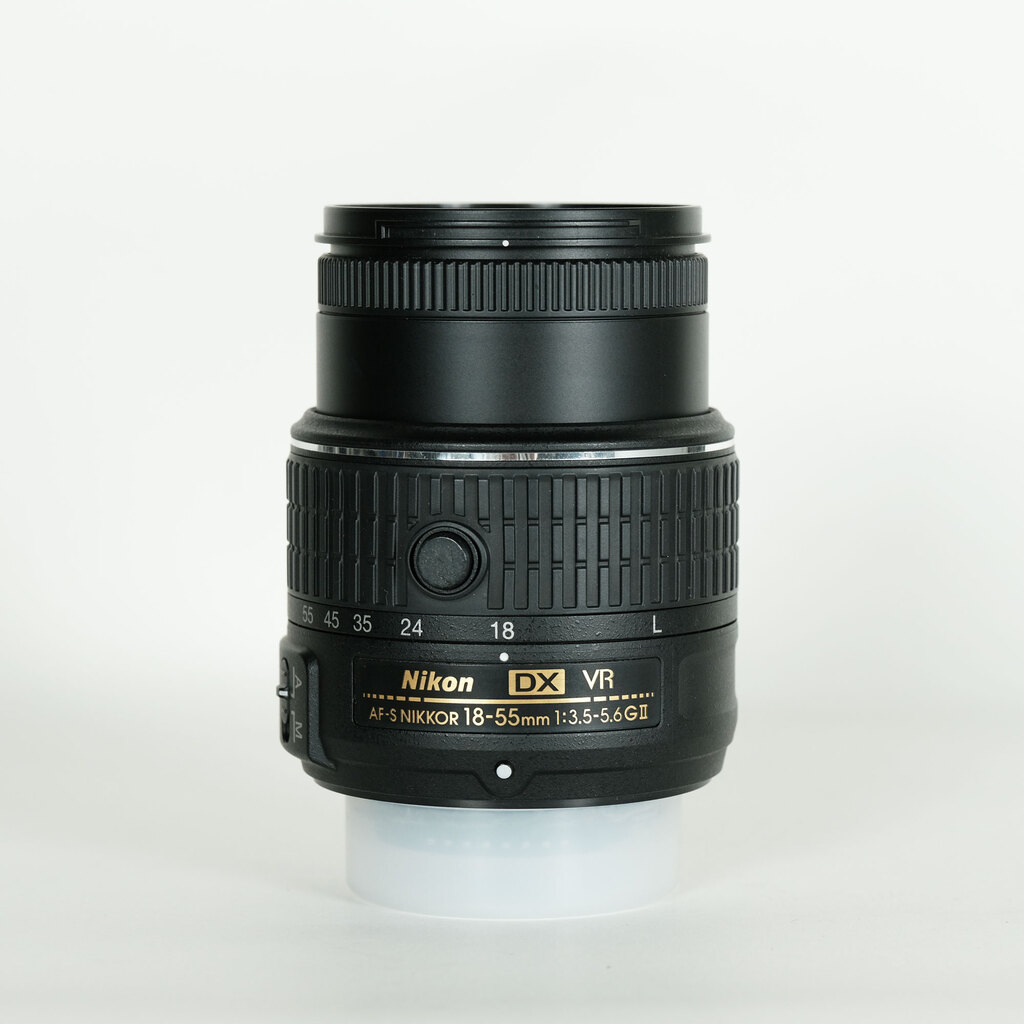 Nikon AF-S DX NIKKOR 18-55mm f3.5-5.6G VR II Nikon AF-S DX NIKKOR 18-55mm f3.5-5.6G VR II