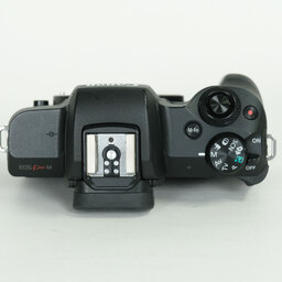 Canon EOS Kiss M Canon EOS Kiss M