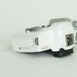 Canon EOS Kiss M Canon EOS Kiss M