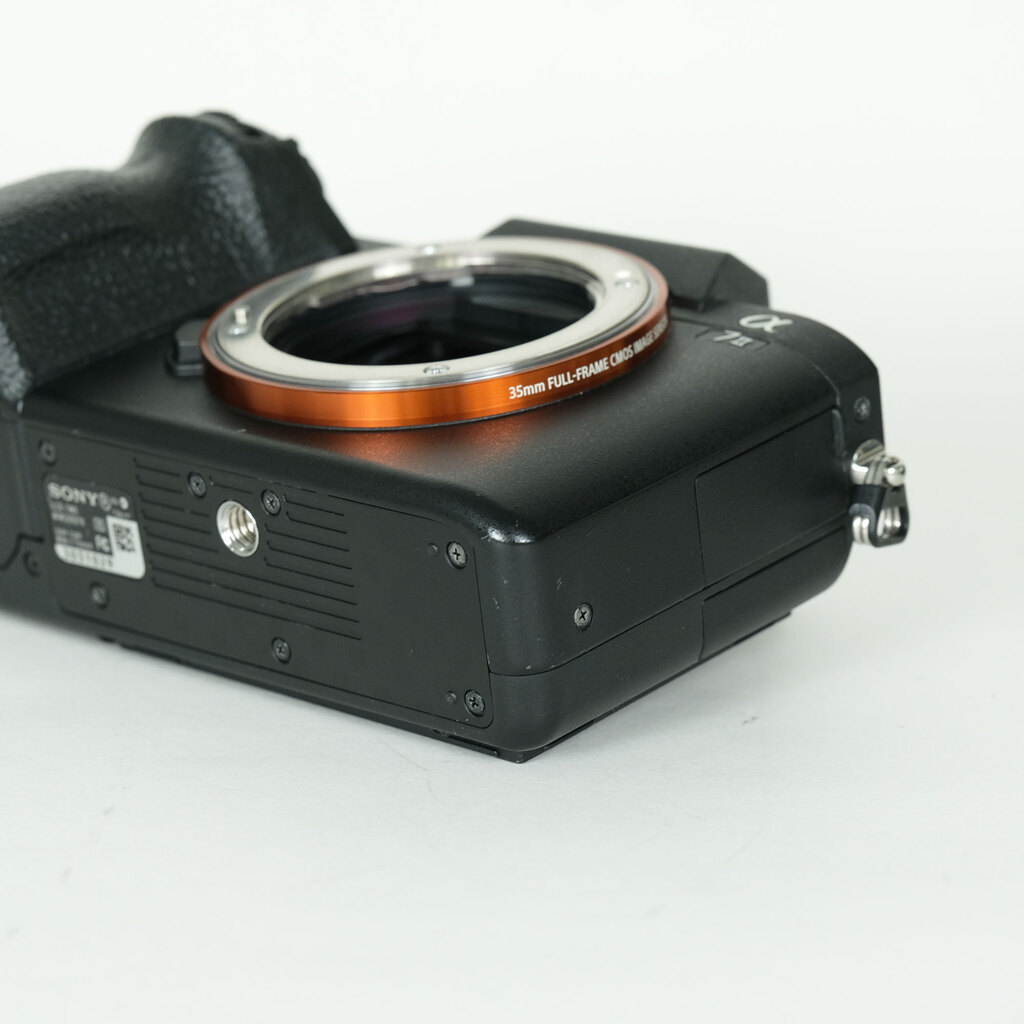 SONY α7 II（ILCE-7M2）の出品 | ONE SCENE（ワンシーン）