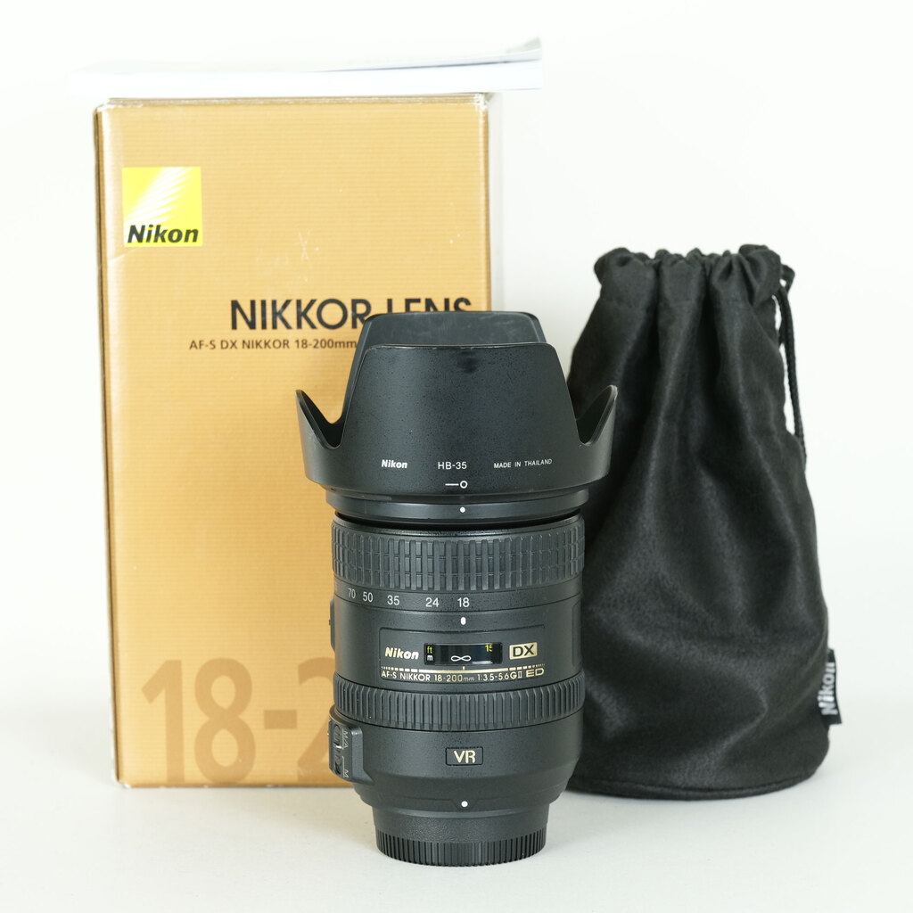 Nikon AF-S DX NIKKOR 18-200mm F3.5-5.6G ED VR II Nikon AF-S DX NIKKOR 18-200mm F3.5-5.6G ED VR II