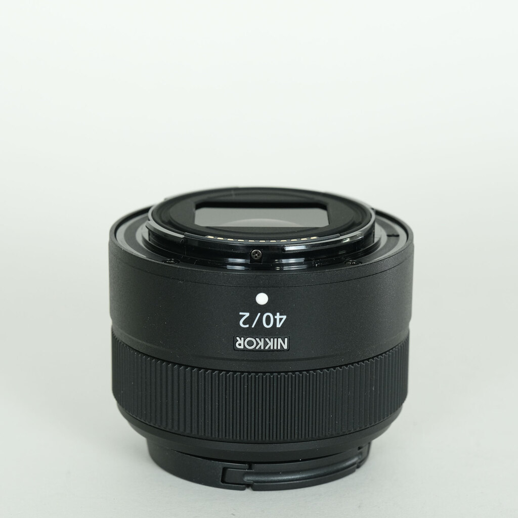 Nikon NIKKOR Z 40mm f/2 Nikon NIKKOR Z 40mm f/2