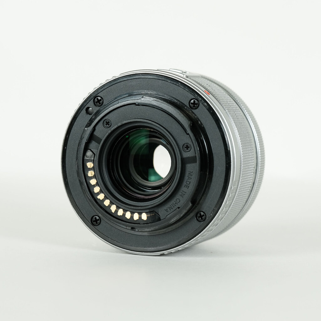 OLYMPUS M.ZUIKO DIGITAL 14-42mm F3.5-5.6IIR シルバー