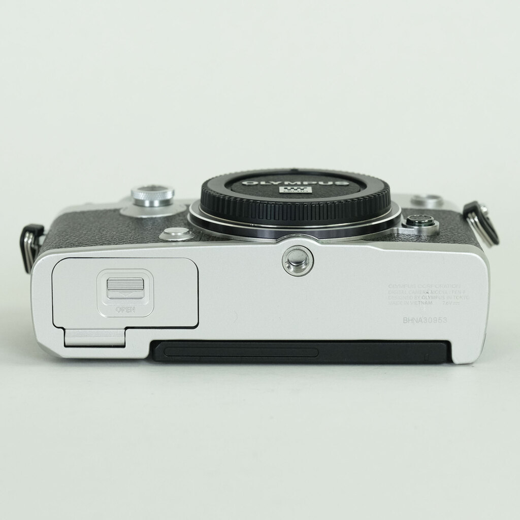 OLYMPUS PEN-F