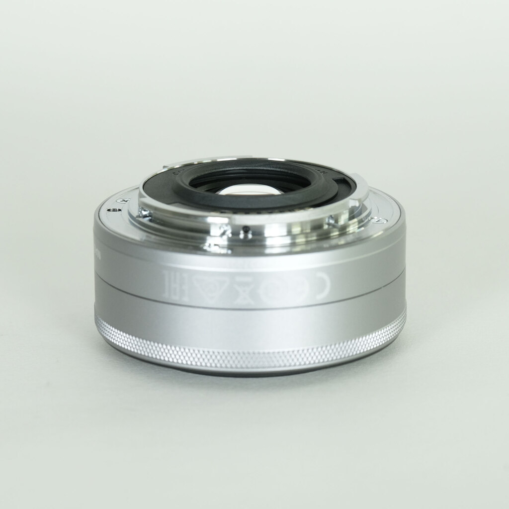 Canon EF-M22mm F2 STM