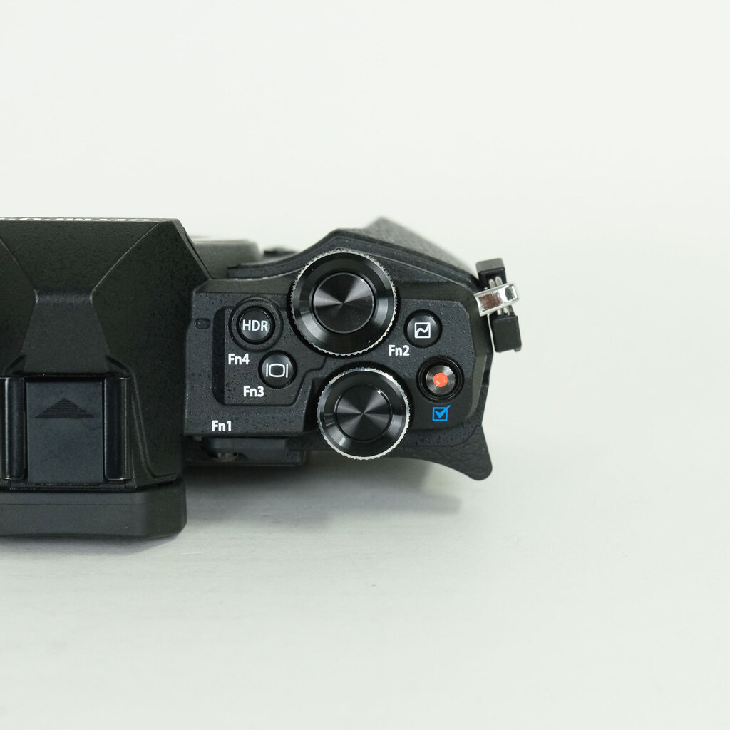 OLYMPUS OM-D E-M5 Mark II